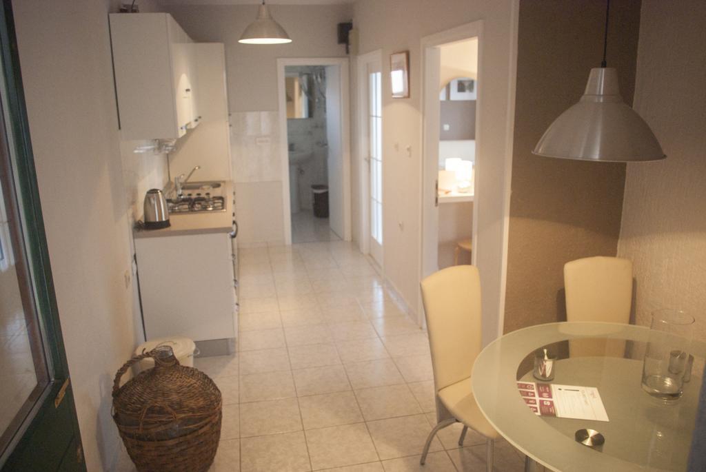 Apartments Vongula โตรกีร์ ภายนอก รูปภาพ